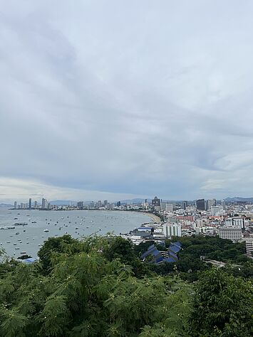 Blick über die Küste Pattayas